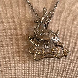 Chic Silver tone Reindeer Pendant
